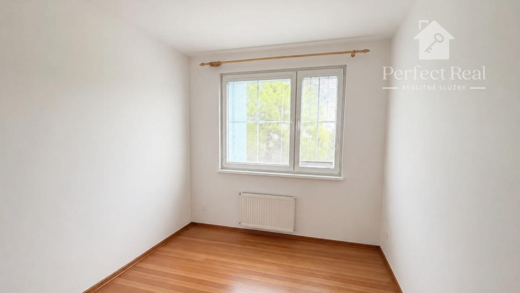 Predaj svetlý 2izbový byt Dúbravka