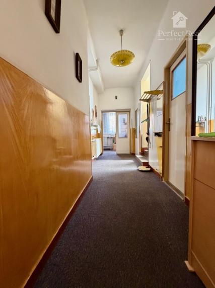 5 izbový dom na predaj + 3 garáže + bazén, obec Rohovce