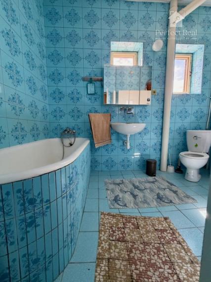 5 izbový dom na predaj + 3 garáže + bazén, obec Rohovce