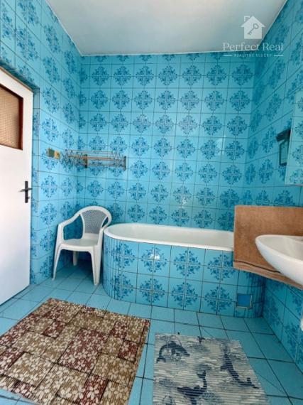 5 izbový dom na predaj + 3 garáže + bazén, obec Rohovce