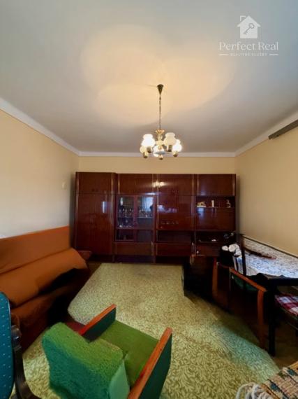 5 izbový dom na predaj + 3 garáže + bazén, obec Rohovce