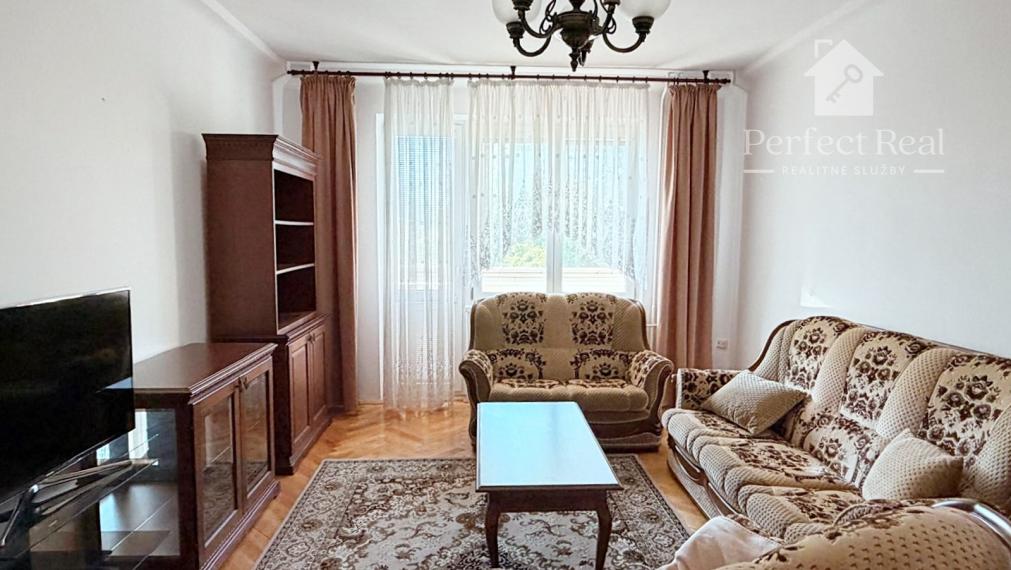 Prenájom pekný, svetlý, priestranný 2,5izbový byt Ružinov