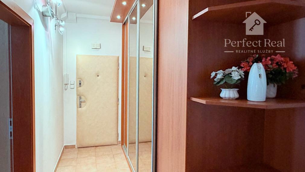 Prenájom pekný, svetlý, priestranný 2,5izbový byt Ružinov