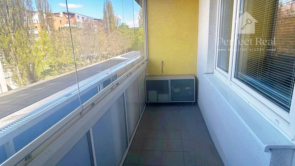 Pekný 3izbový byt s balkónom a parkovaním Ružinov
