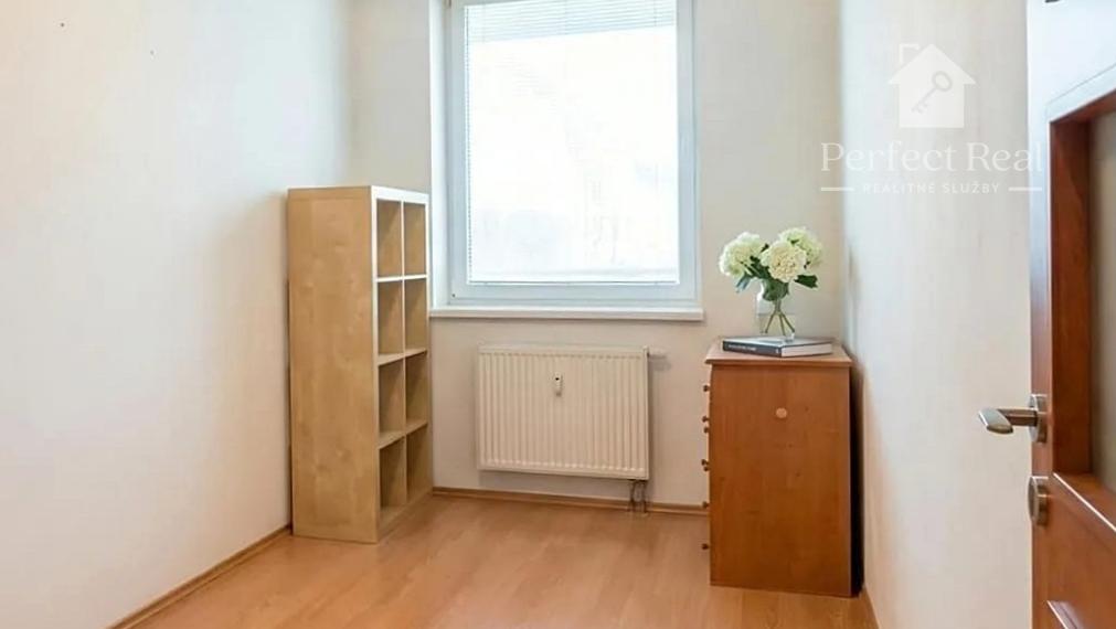 Pekný 3izbový byt s balkónom a parkovaním Ružinov