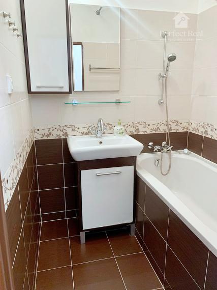 Predaj - svetlý priestranný 3izbový byt s balkónom a pivnicou