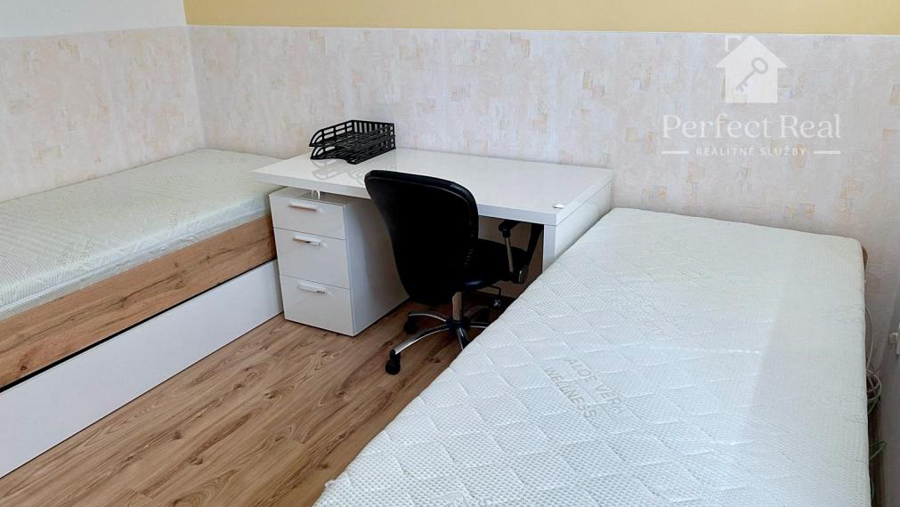 Predaj - svetlý priestranný 3izbový byt s balkónom a pivnicou