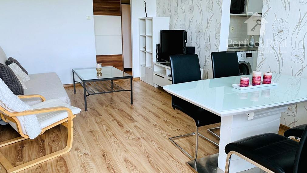 Predaj - svetlý priestranný 3izbový byt s balkónom a pivnicou