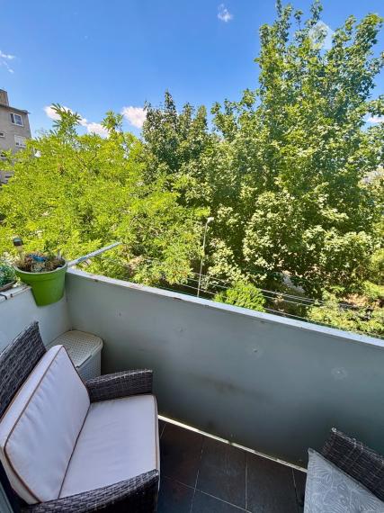 Slnečný, 3izbový tehlový byt s balkónom, klímou a veľkou pivnicou – Zlaté Klasy