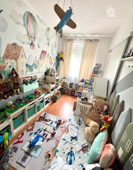 Slnečný, 3izbový tehlový byt s balkónom, klímou a veľkou pivnicou – Zlaté Klasy