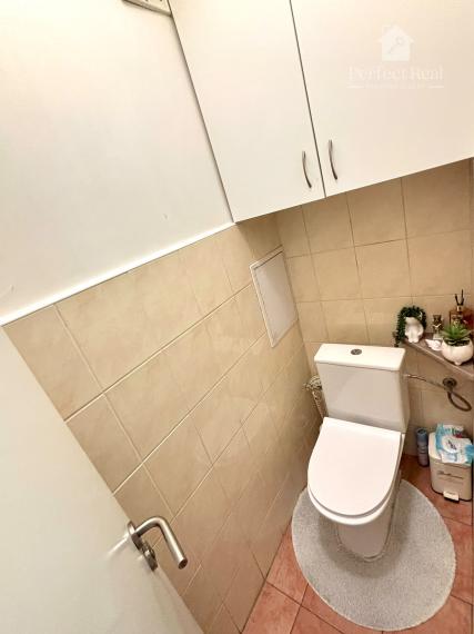 Slnečný, 3izbový tehlový byt s balkónom, klímou a veľkou pivnicou – Zlaté Klasy