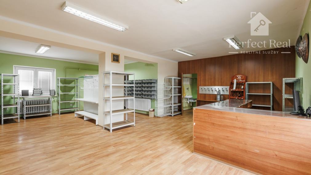 Na prenájom obchodné priestory s halou a  rozľahlým pozemkom1256m2 vo Veľkom Biely.