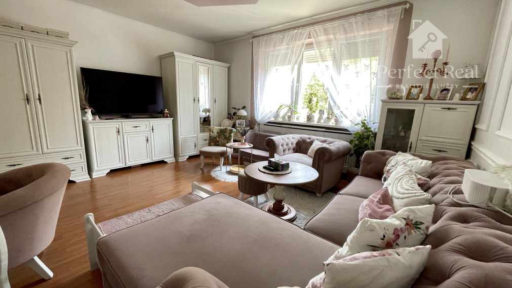 Slnečný, 3izbový tehlový byt s balkónom, klímou a veľkou pivnicou – Zlaté Klasy
