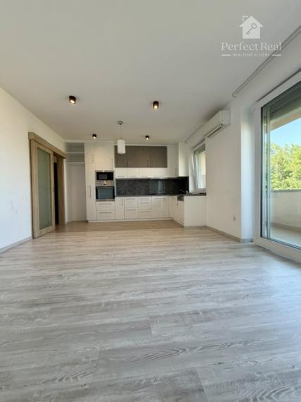 MODERNÝ 3 izbový byt s vlastným kúrením a parkovacím státím
