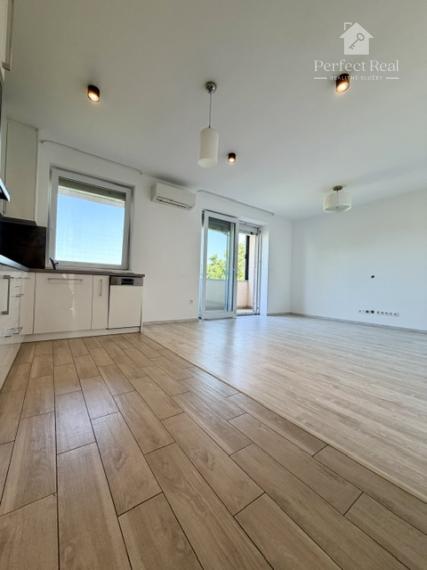 MODERNÝ 3 izbový byt s vlastným kúrením a parkovacím státím