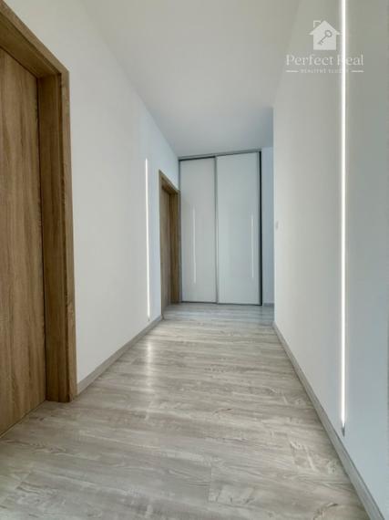 MODERNÝ 3 izbový byt s vlastným kúrením a parkovacím státím