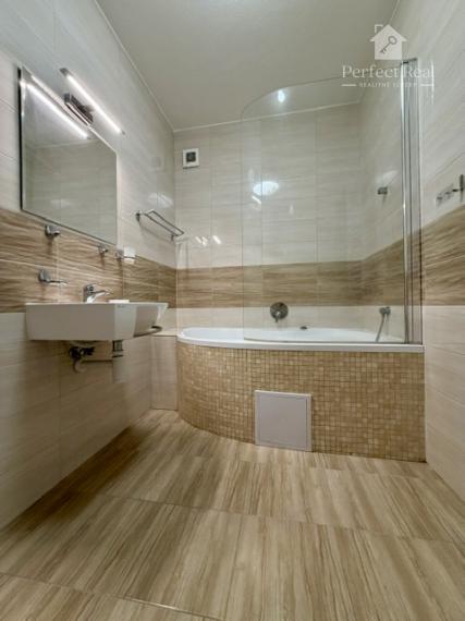 MODERNÝ 3 izbový byt s vlastným kúrením a parkovacím státím
