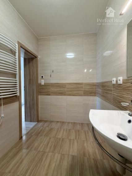 MODERNÝ 3 izbový byt s vlastným kúrením a parkovacím státím
