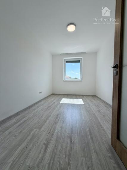 MODERNÝ 3 izbový byt s vlastným kúrením a parkovacím státím