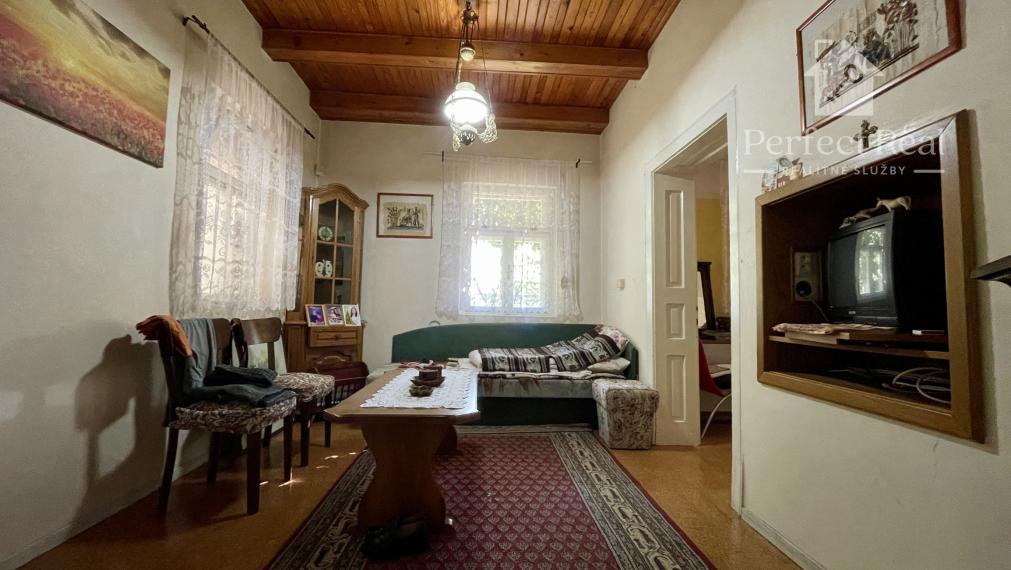 Priestranný rodinný dom s čarovnou záhradou, krbom a klubovňou je na PREDAJ!