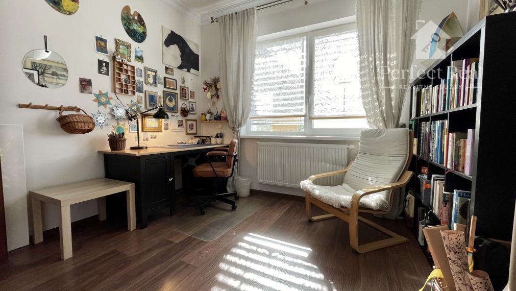 Moderný, kompletne zariadený rodinný dvojdom s dvojgarážou