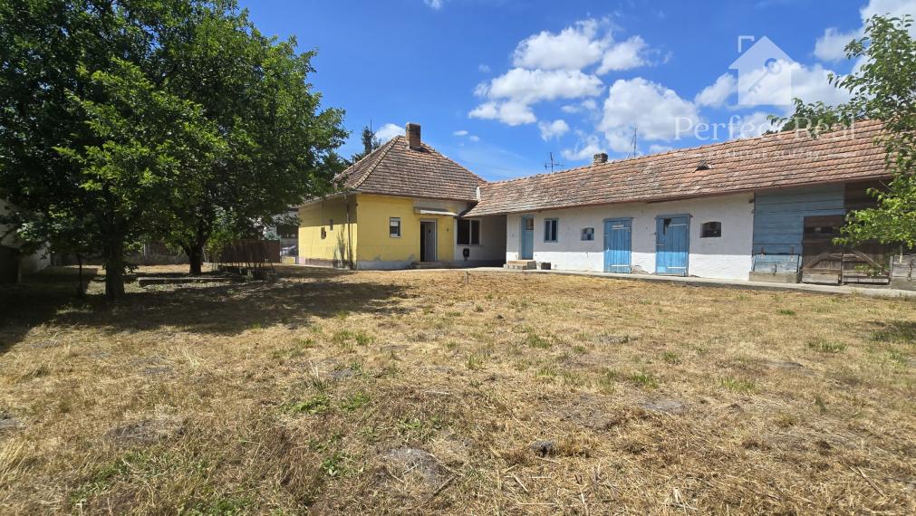 Útulný domček na 8 árovom pozemku v Lúči na Ostrove