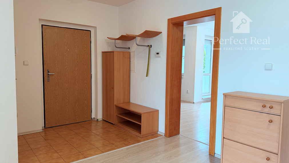 Prenájom - Priestranný 3izbový byt s 2balkónmi, tichá lokalita