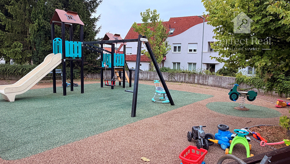 Prenájom - Priestranný 3izbový byt s 2balkónmi, tichá lokalita