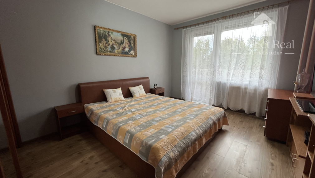 Komplet prerobený 1 izbový byt s balkónom v obci Zlaté Klasy- predáva sa so zariadením