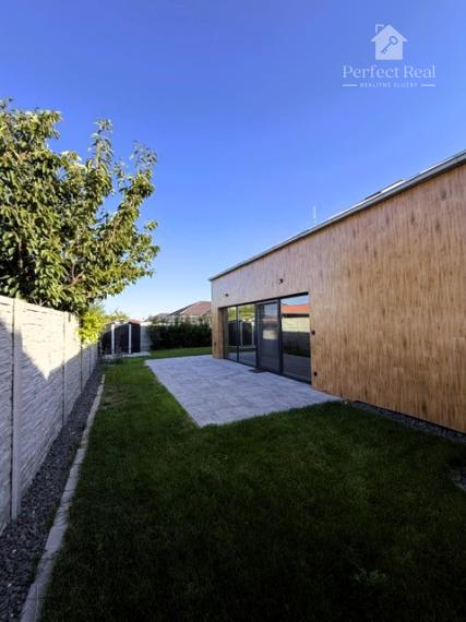 Na prenájom exkluzívny  3. izb. LOFT so záhradou na okraji Malinova- Tri vody.