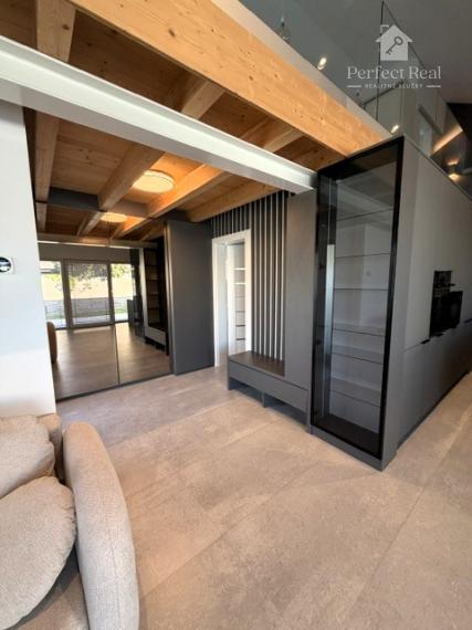 Na prenájom exkluzívny  3. izb. LOFT so záhradou na okraji Malinova- Tri vody.