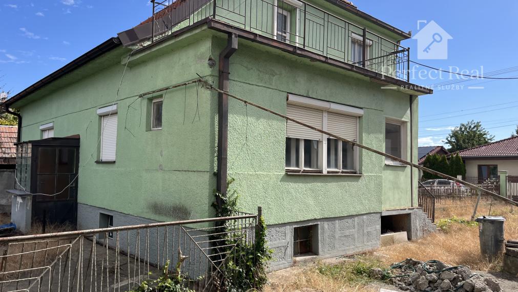 Priestranný 4 izbový rodinný dom s pozemkom iba 15 km od Bratislavy (Nová Dedinka)- nutná rekonštrukcia