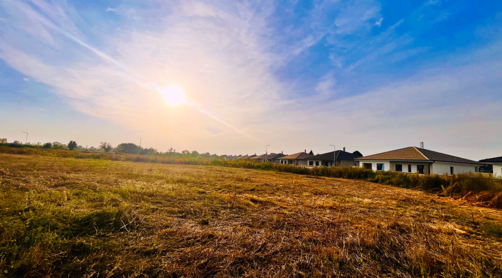 Na predaj posledné stavebné pozemky 519m2 a 546m2 v Báči v blízkosti Šamorína.