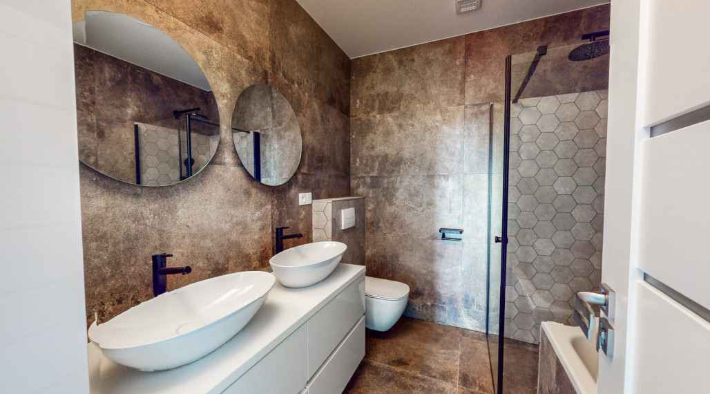 Na predaj 4. izb. bungalov v štandarde na pozemku 649m2 v Báči. PREDANÝ!!!