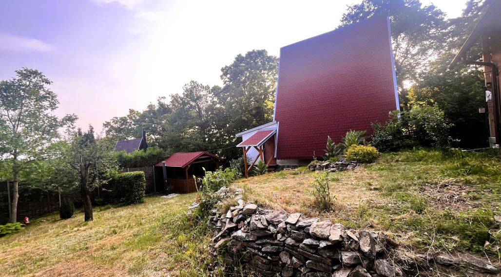 Výrazne znížená cena trojpodlažnej chaty so záhradou 458m2 na Ohňavách nad Modrou!!!