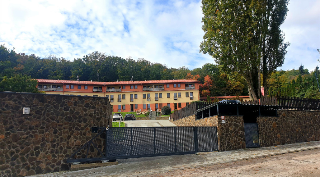 Na predaj 3. izbový byt 83,3m2 s balkónom v Kučišdorfskej doline v Pezinku, znížená cena !!!