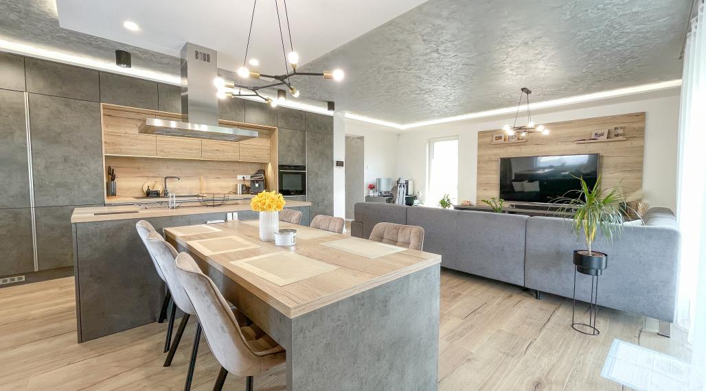 Nadštandardný, moderný 4 izbový RD s garážou v obci Štvrtok na Ostrove- NOVÁ CENA