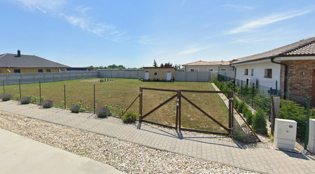 Krásny stavebný pozemok so stavebným povolením