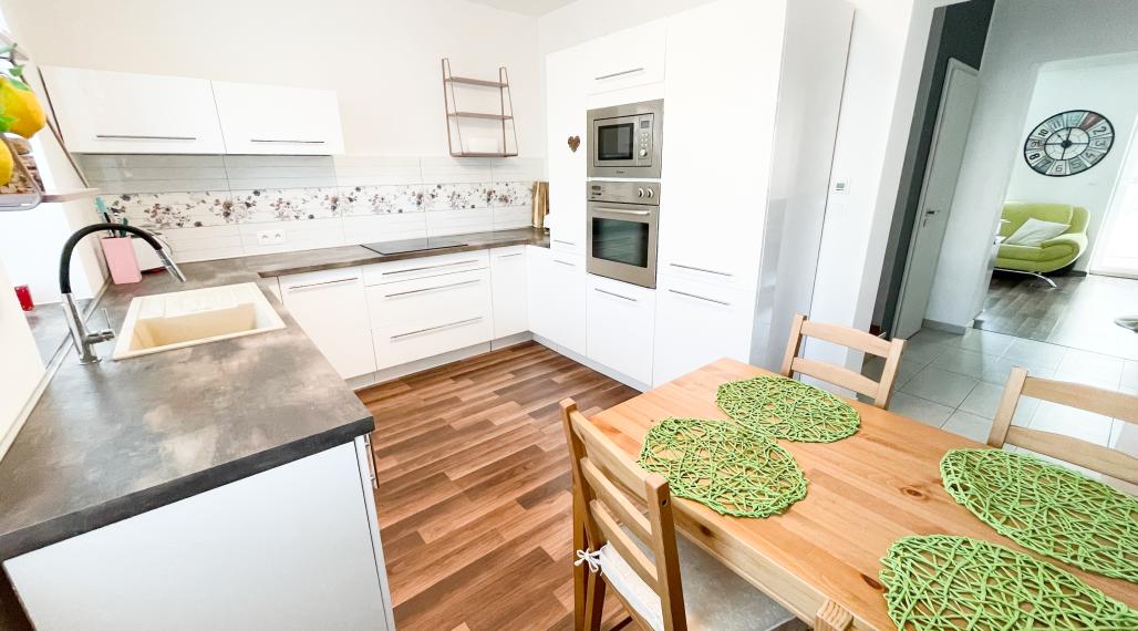 4 izbový mezonetový byt s malou záhradkou v obci Hviezdoslavov - 200m od vlakovej zastávky