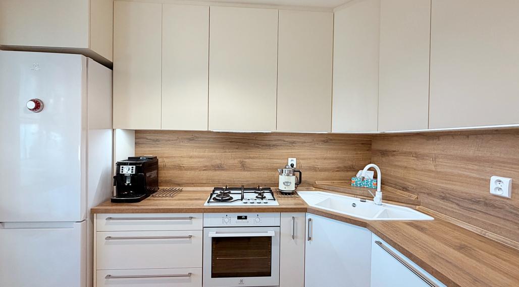 Predaj zariadený 3izbový byt s balkónom Petržalka - Lúky