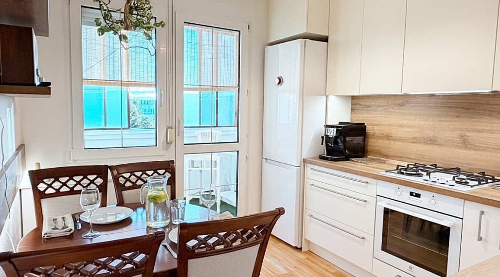 REZERVOVANÉ! Predaj zariadený 3izbový byt s balkónom Petržalka - Lúky