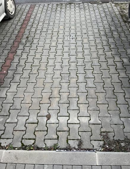 Exkluzívne na predaj parkovacie státie v obci Hviezdoslavov