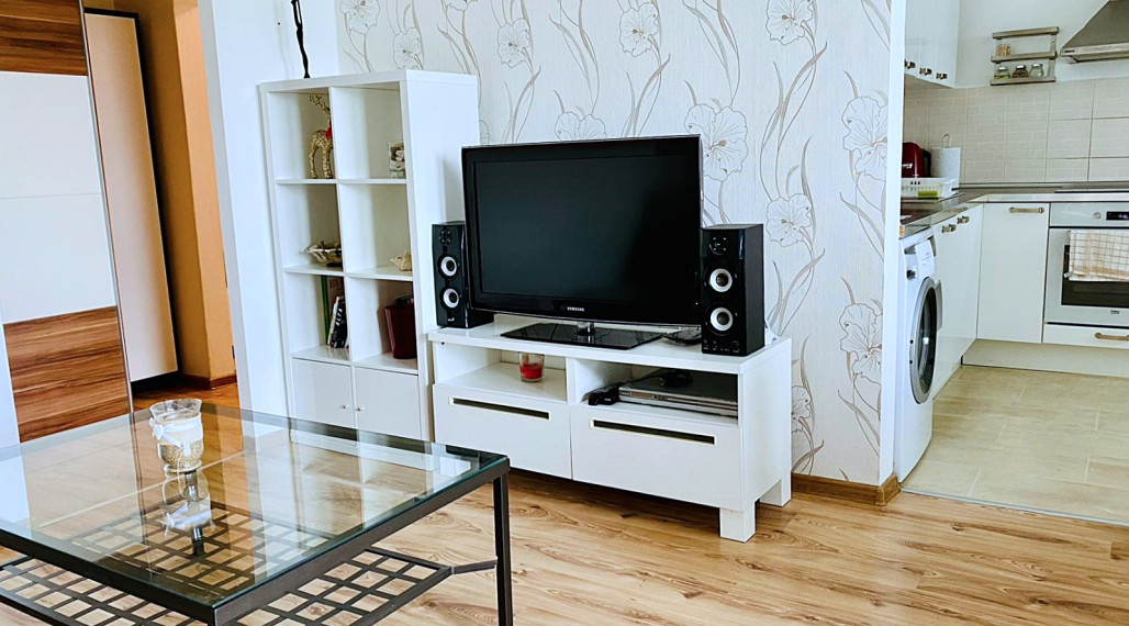 Predaj - svetlý priestranný 3izbový byt s balkónom a pivnicou