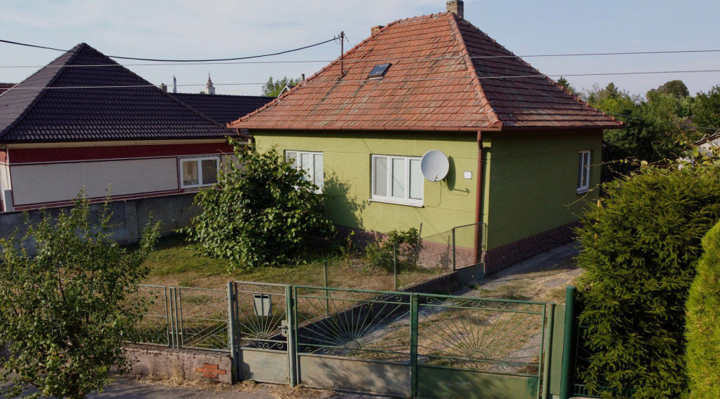 Zachovalý 4-izbový rodinný dom v srdci prírody, hneď pri ramene Dunaja – Vojka nad Dunajom