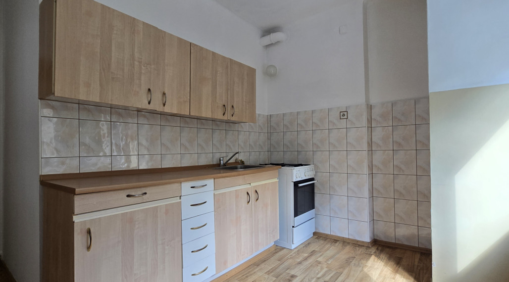 Veľký 2-izbový byt s pivnicou na predaj - Kukučínova ulica, Dunajská Streda