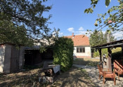 Na predaj rodinný dom so záhradou v Sološnici - fotografia 16