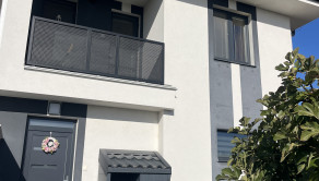 Jedinečná ponuka - 3izb. byt s parkovaním , balkónom a predzáhradkou v Gabčíkove na prenájom - fotografia 1
