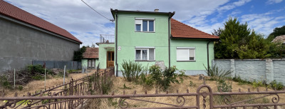 Priestranný 4 izbový rodinný dom s pozemkom iba 15 km od Bratislavy (Nová Dedinka)- nutná rekonštrukcia