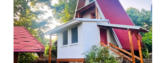 Na predaj trojpodlažná chata so záhradou 458m2 na Ohňavách nad Modrou.