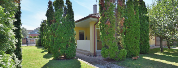 Rodinný dom bungalov s dvojgarážou, Kráľovičove Kračany